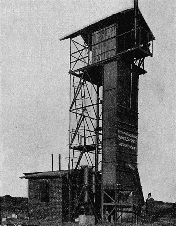 Torfkoksturm zur Herstellung von Torfkoks (Norddeutschland).