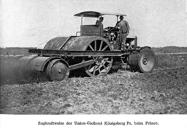 Zugkraftwalze der Union-Gießerei Königsberg Pr. beim Fräsen. (Um 1930)