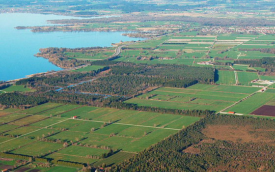 Vorschaubild der Bildergalerie Zwischen Chiemsee und Bahnstrecke